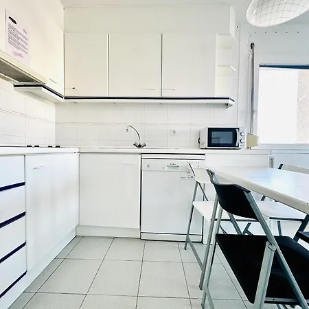 Apartment 3140 Rocmar 7 5-a, Excelente Situacion Frente Al Puerto Pesquero Y Con Vista A La Bahia. Ultima Planta Del Edificio. Gran Parking Publico Delante. - Es-258-9 *